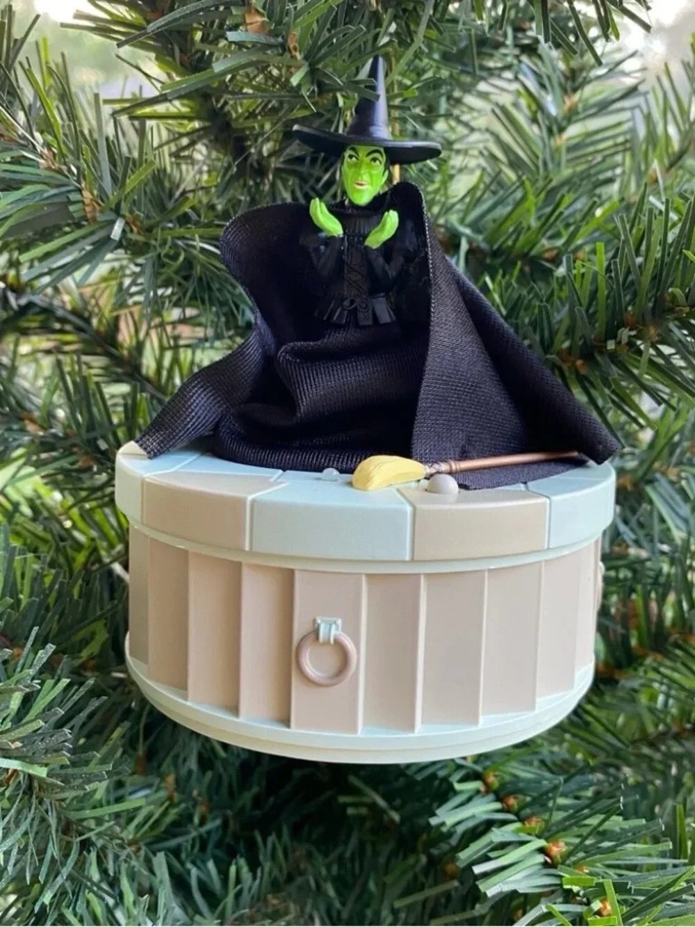 NWT 2025 Hallmark Keepsake Wicked Witch I'm Melting! Wizard of Oz magic ornament